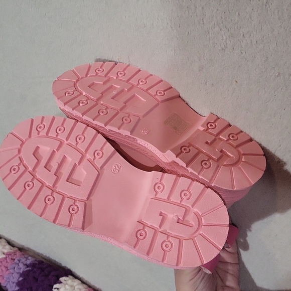 Girls Pink Heart Boots - Picture 6 of 11